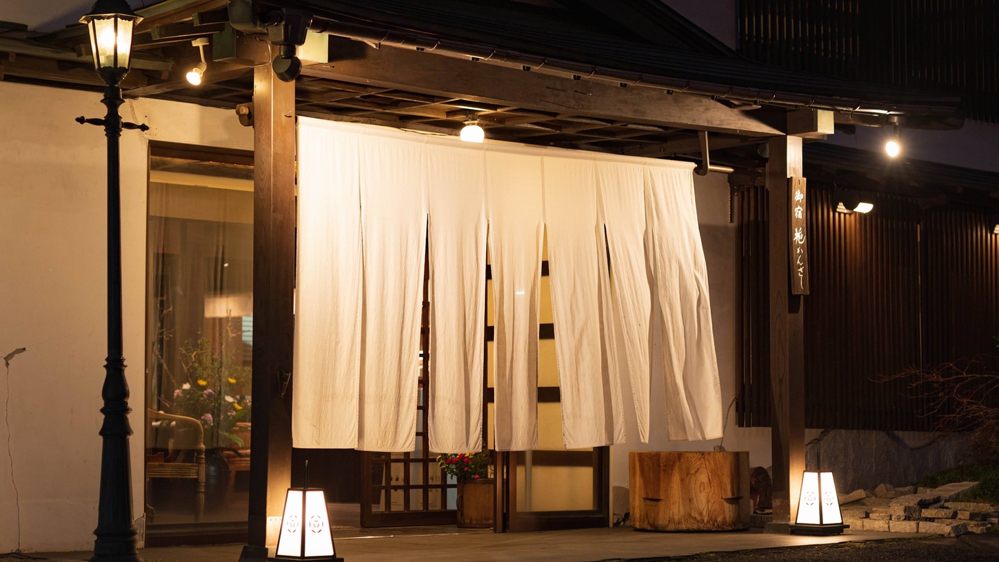 10月の二本松の提灯祭りに行きたい。岳温泉で友達と1泊するのにおすすめのきれいな温泉宿は？