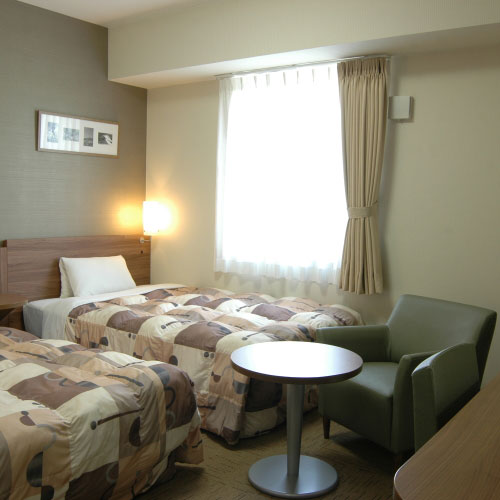 ホテルエコノ亀山の客室の写真