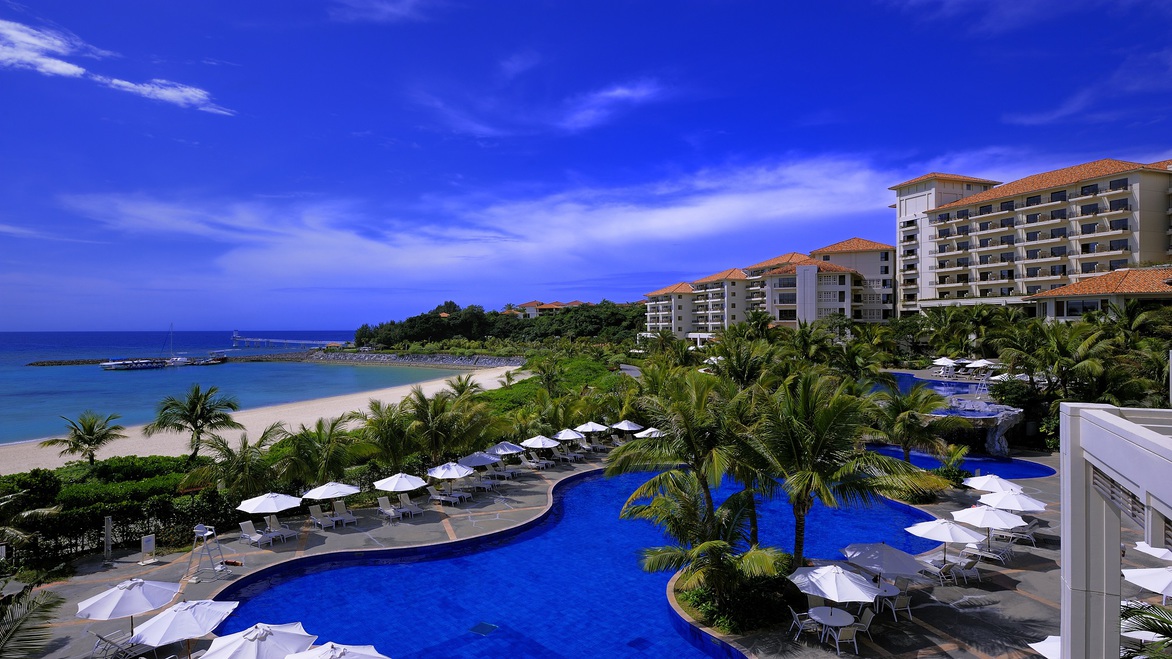 沖縄でビーチが目の前のリゾートホテル