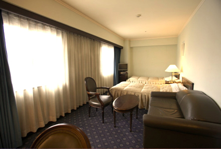 神戸トアロードホテル山楽の客室の写真