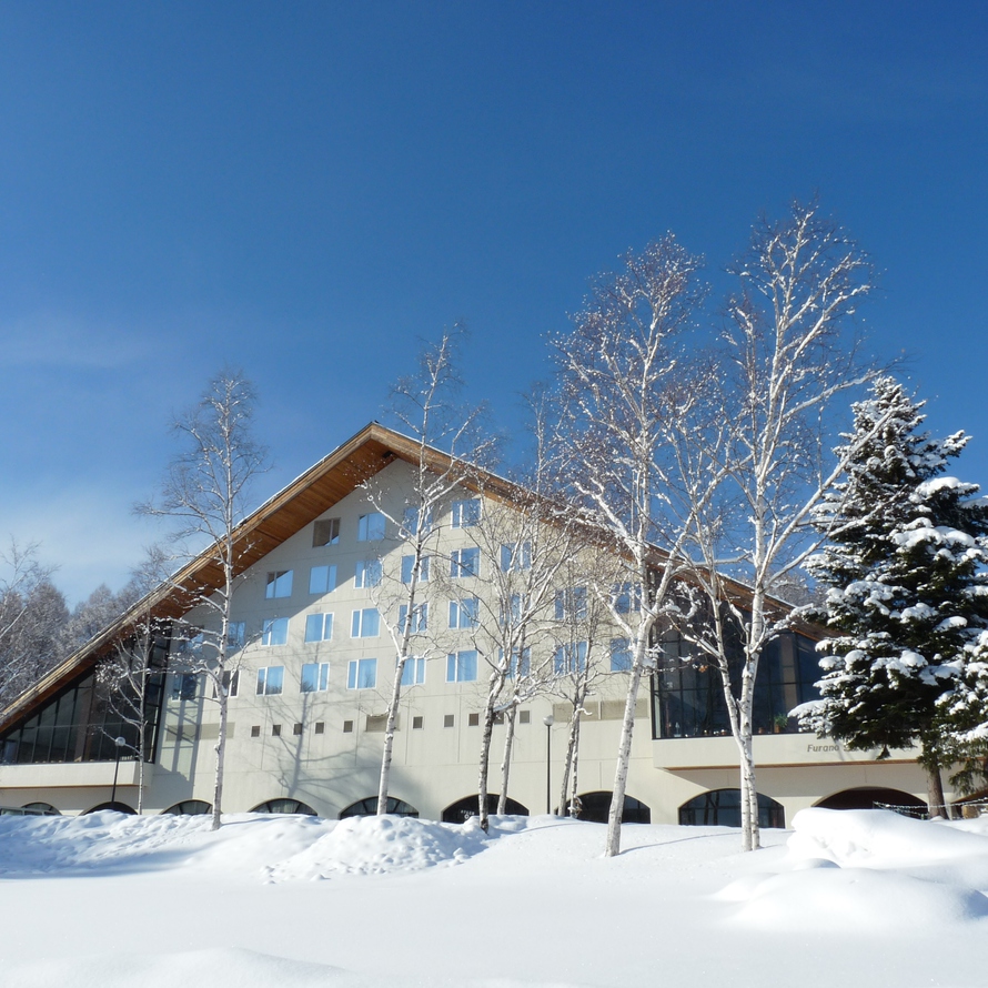 家族で富良野にスキーに行くのにおすすめのホテル