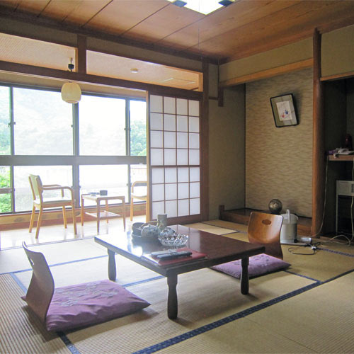湯西川温泉　元湯　湯西川館本館の客室の写真