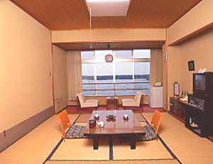 椎崎温泉　夕日と湖の宿　あおきや　＜佐渡島＞の客室の写真