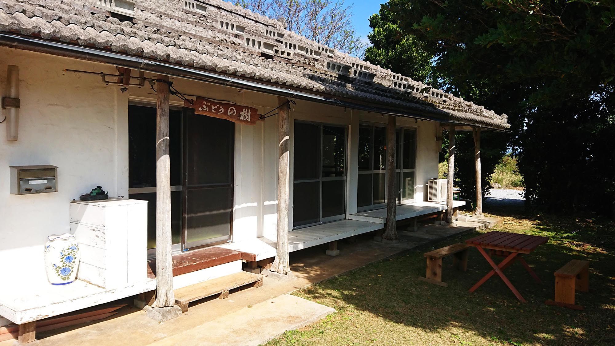 ＫＯＵＲＩＪＩＭＡ　ぶどうの樹＜古宇利島＞の画像