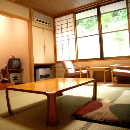 巣郷温泉　静山荘の客室の写真