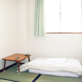 ビジネスホテル　加賀の客室の写真