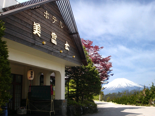 部屋の窓から富士山が見えるホテルは？