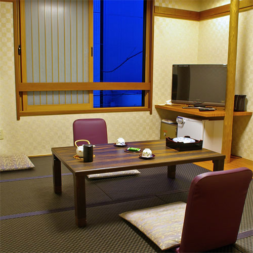 京都駅前　さと茂旅館の客室の写真