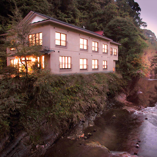 温泉旅館 川の家