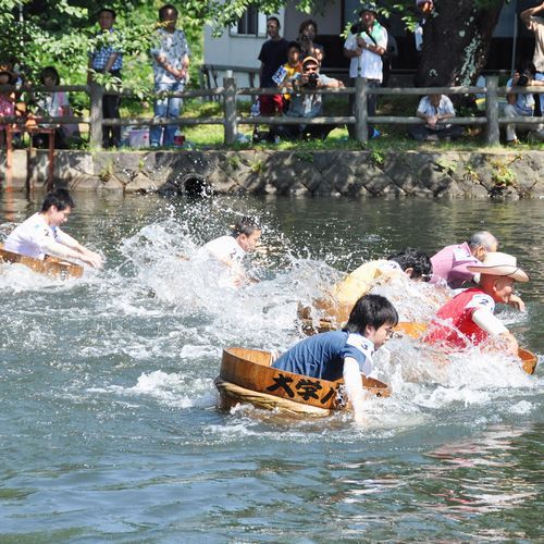 全日本たらいこぎ選手権大会 (c)あきたファン・ドッと・コム