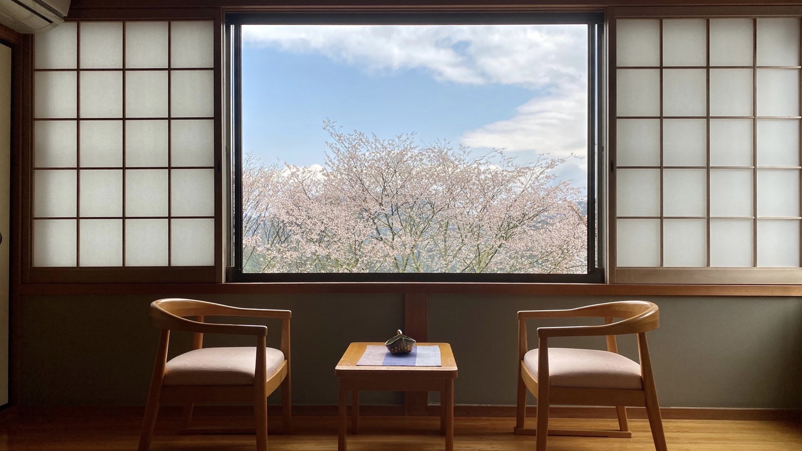 【客室からの景色】お部屋から吉野山の四季折々を堪能・・・
