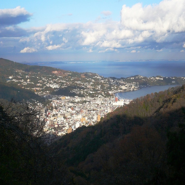 伊豆山から見た湯河原市街地