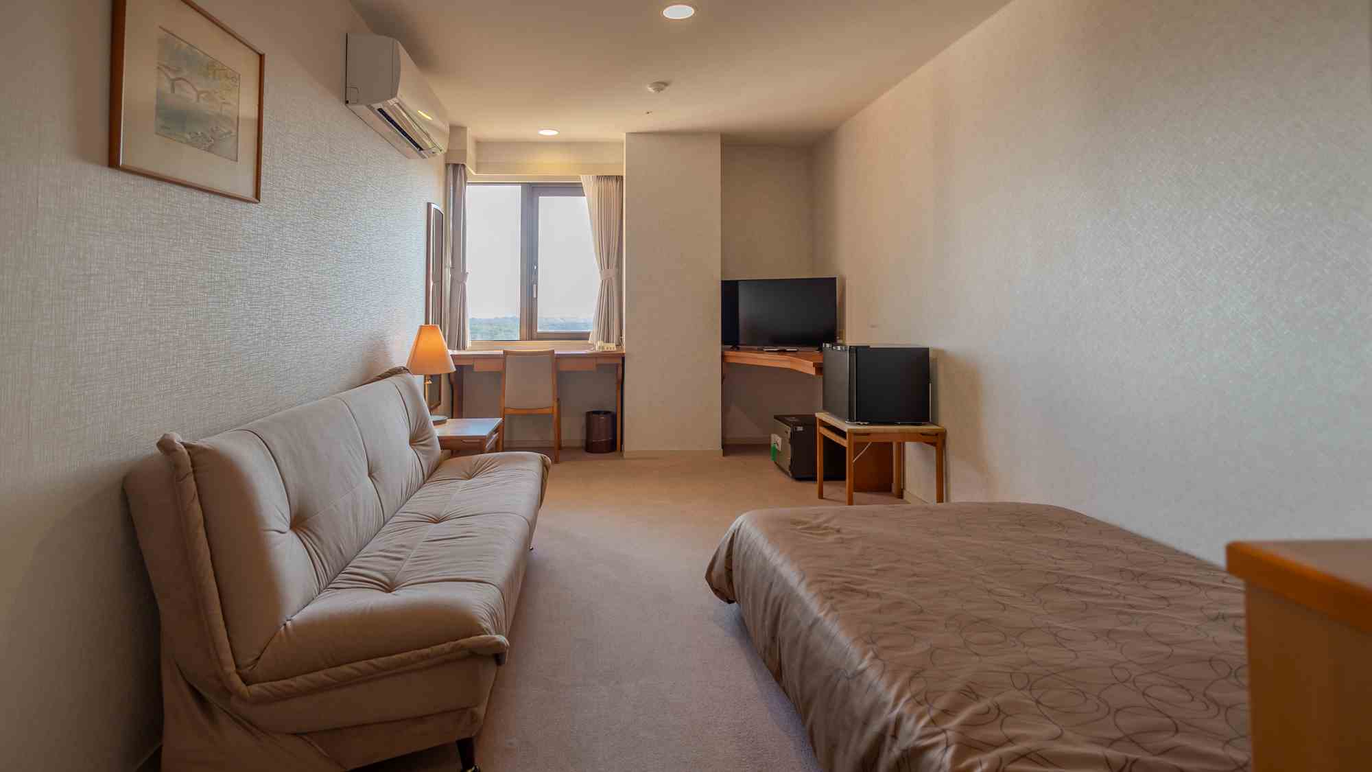 【本館】セミダブル窓側向き