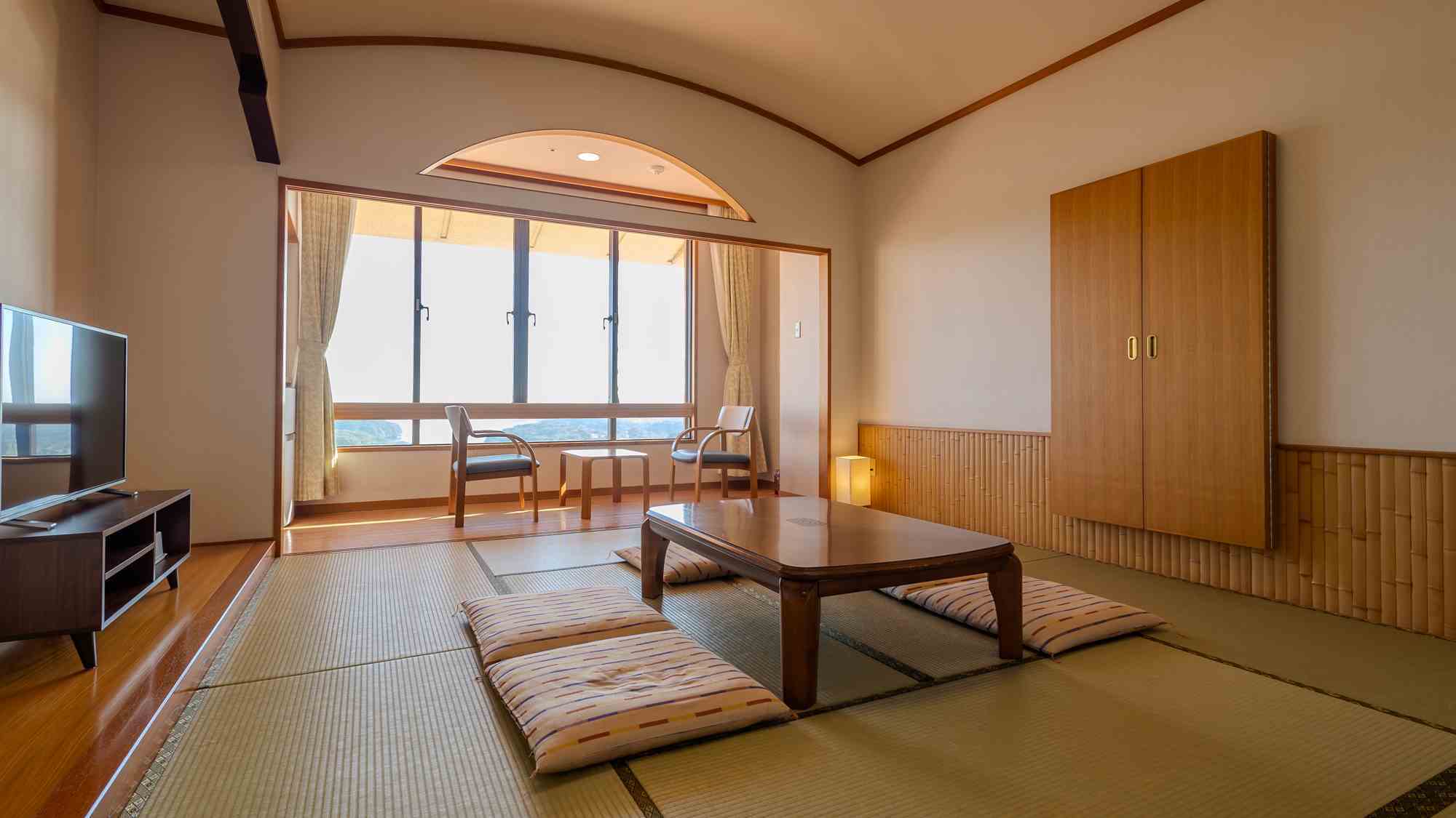 【本館】和室10畳窓側向き