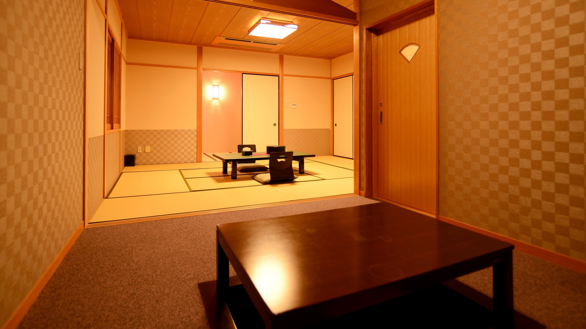 【2F〜3F・和室】広縁付き展望風呂付客室：日本海を望む和室