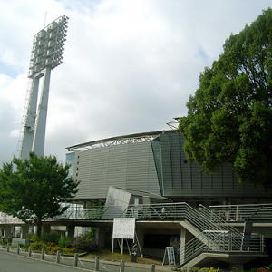 【藤崎台野球場】お車で約17分♪