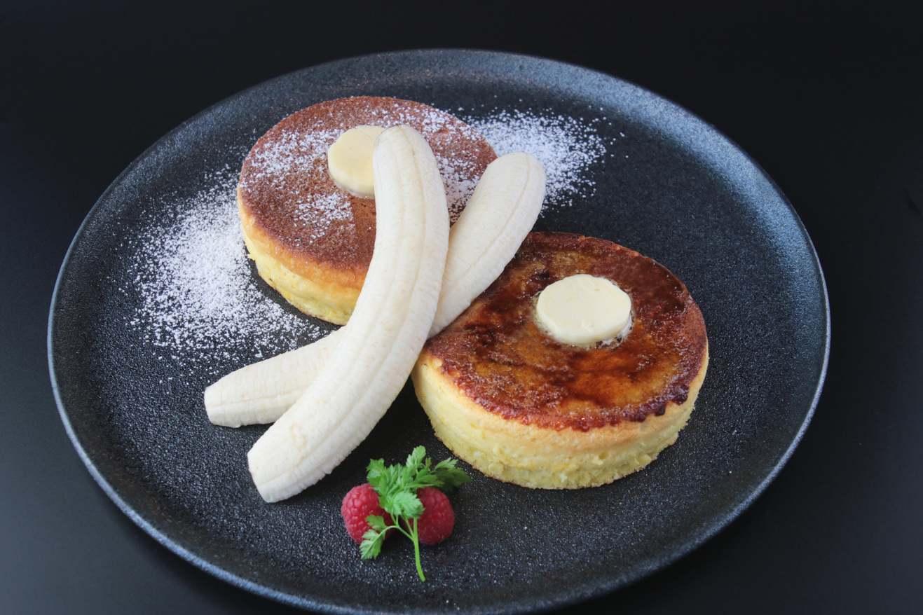 ニューオータニオリジナルパンケーキ 〜バナナ添え〜（イメージ）