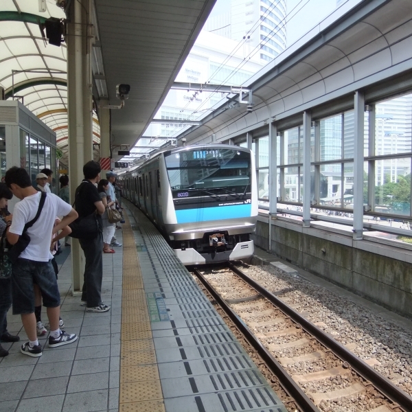 【600×;600】桜木町駅（京浜東北線）