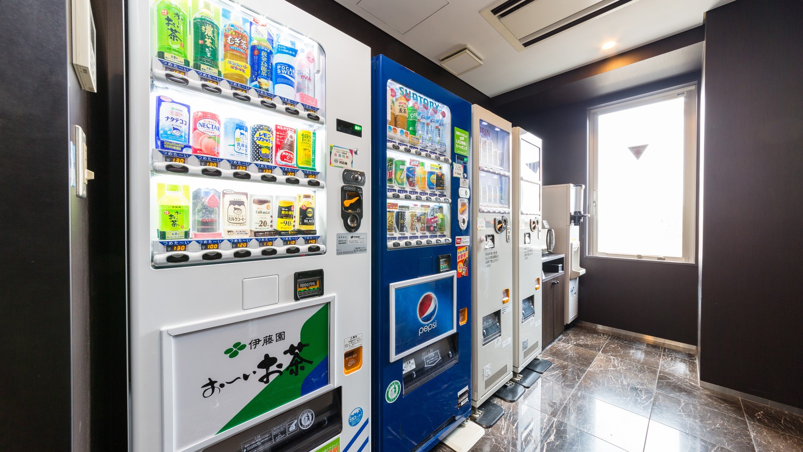 自動販売機コーナー