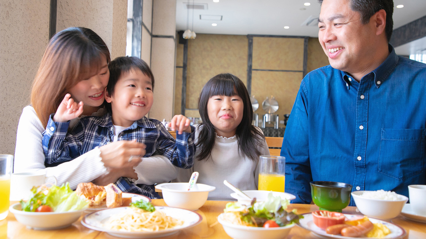 朝食はバイキング！家族みんなでお好きなものをお選びいただけます♪