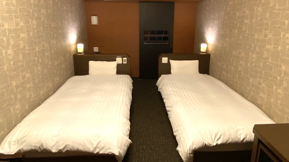 ツインルーム20.1〜21.7㎡ベッドサイズ100cm×;200cm×;2台シモンズ社製ベッド