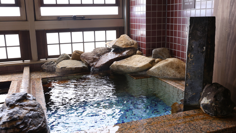「ととのい」には必須の水風呂ございます