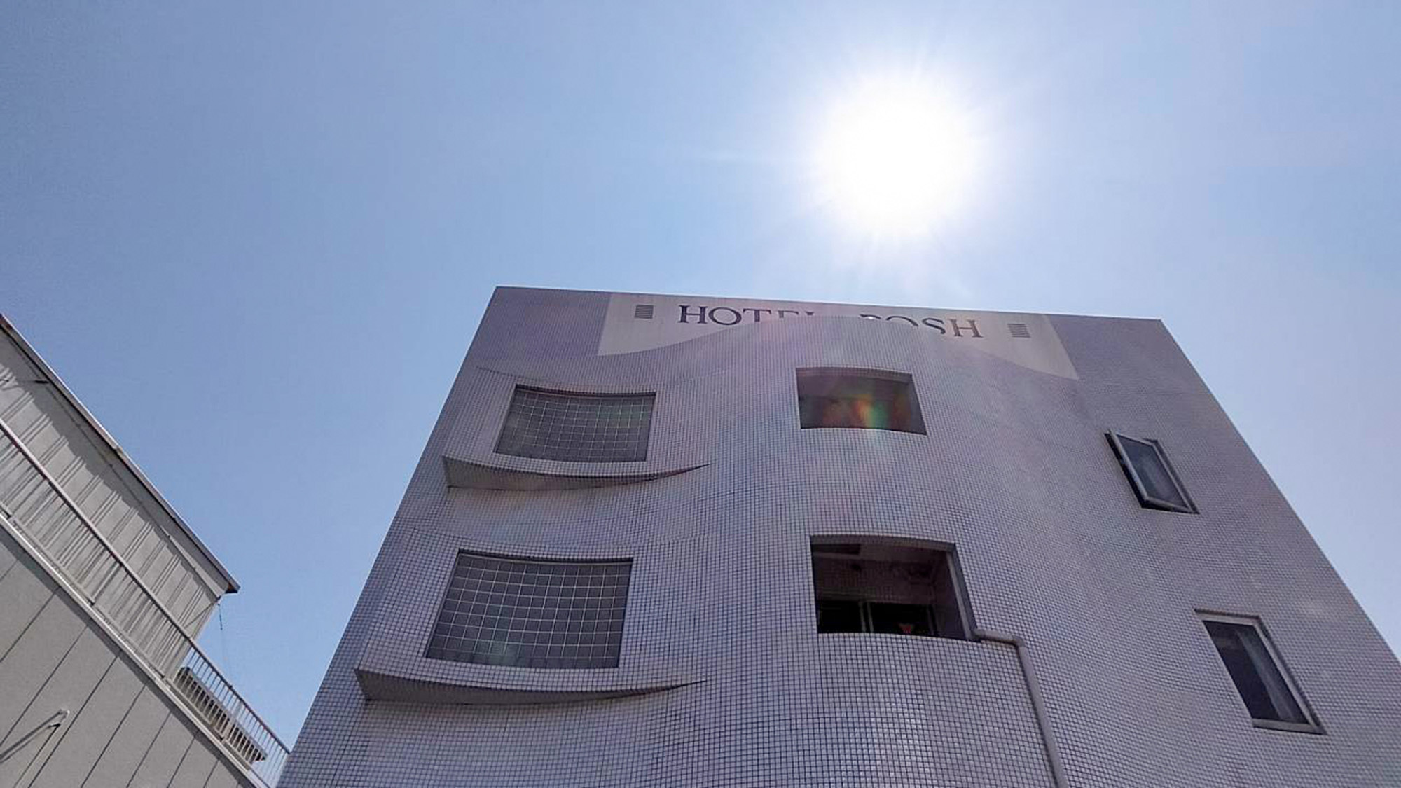 ・外観おしゃれ横丁内の隠れ家的ホテル