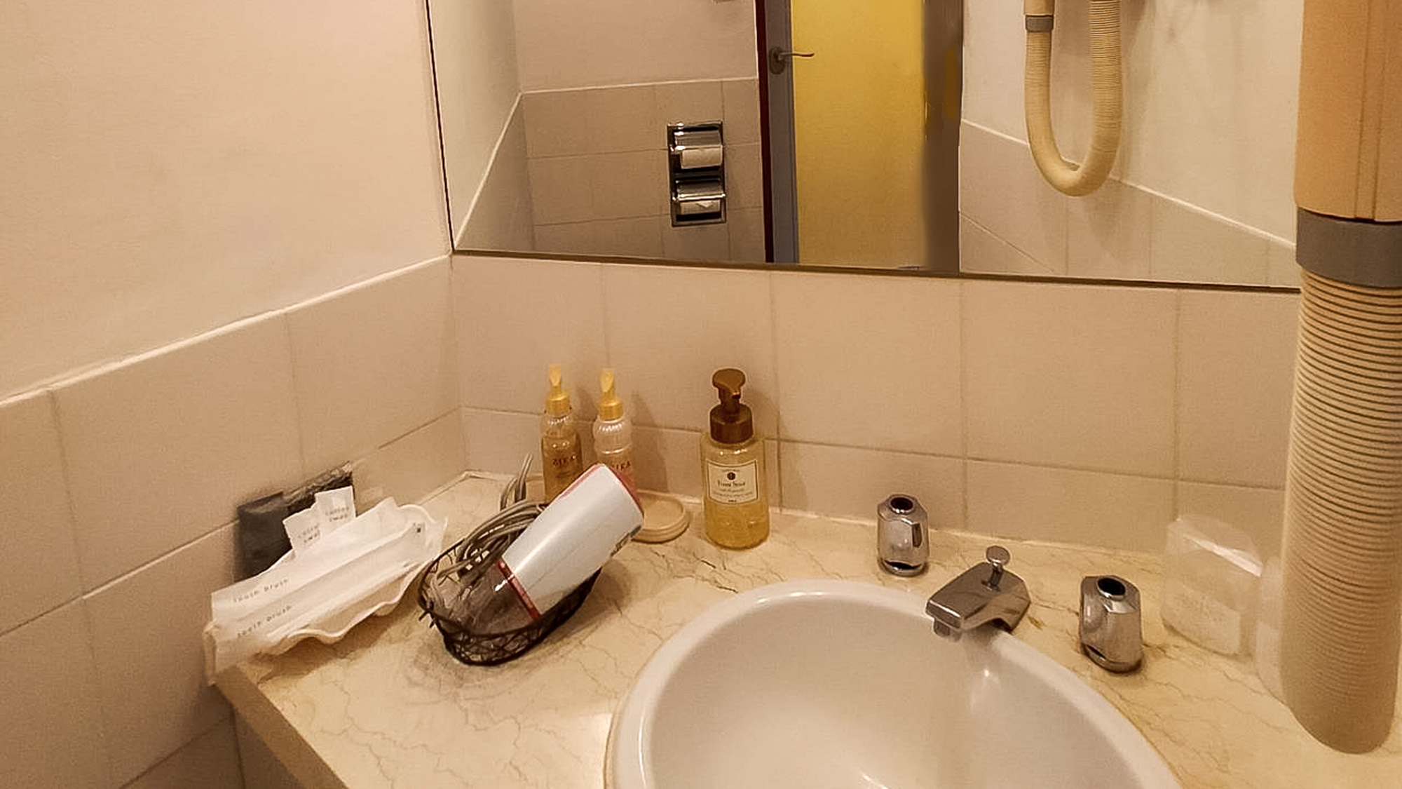 ・ツインルーム一例各種アメニティをご用意しております