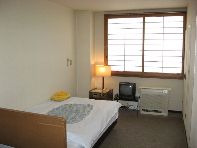 本館シングルのお部屋です。