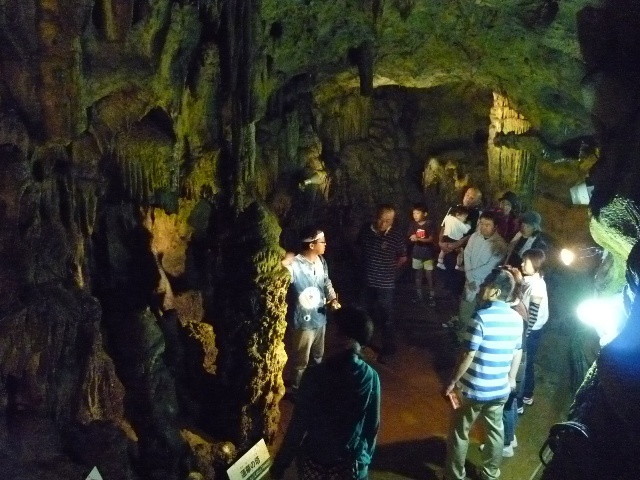 不二洞ガイドツアー