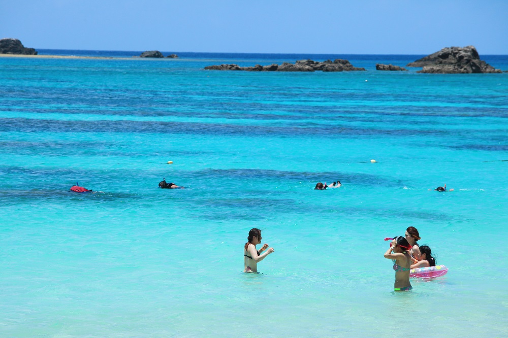 Pension Reef Inn Kuniyoshi(Tokashikijima) Stop at Pension Reef Inn Kuniyoshi(Tokashikijima) to discover the wonders of Okinawa. The property features a wide range of facilities to make your stay a pleasant experience. Facilities like free Wi-