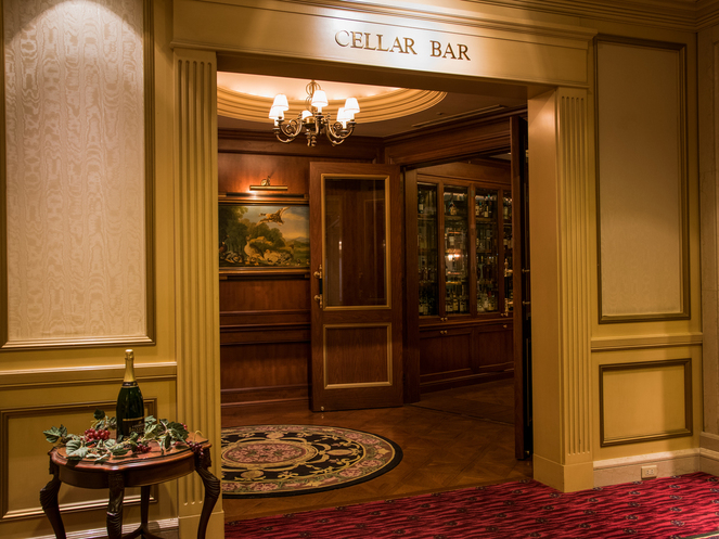 【セラーバー】入口