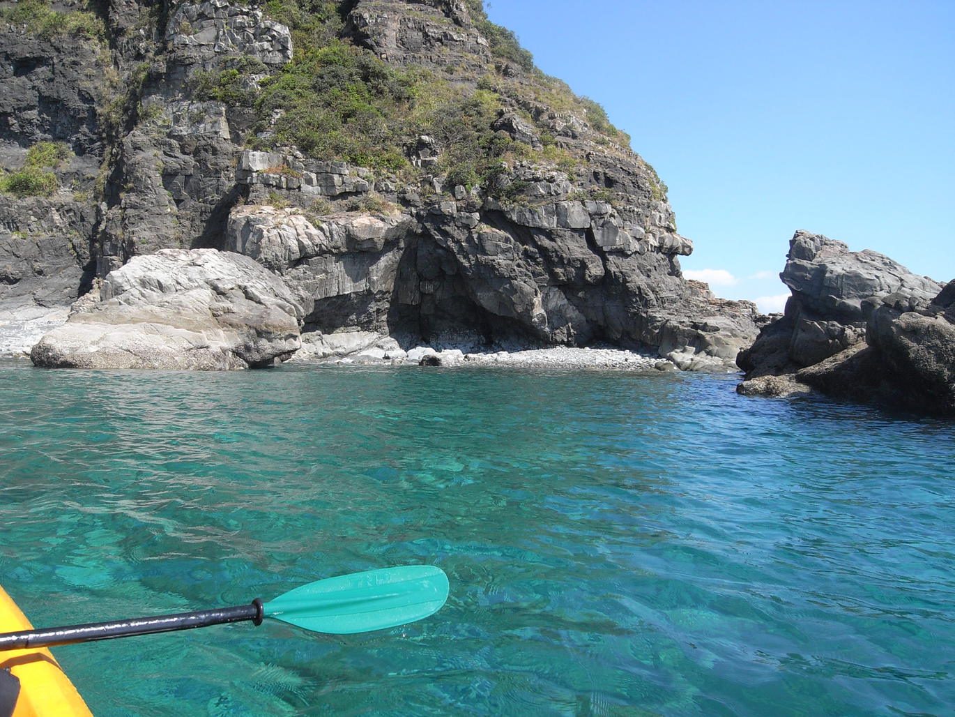 無人島までカヤックで出かけましょう