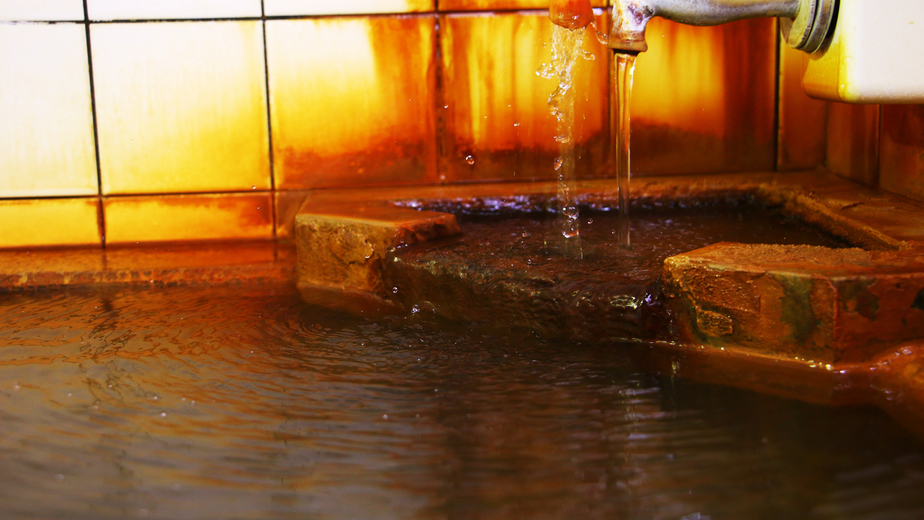 ＃温泉＿自慢の温泉は皮膚の汚れを取り除く働きのある、浴後さわやかな「冷の湯」として知られています。