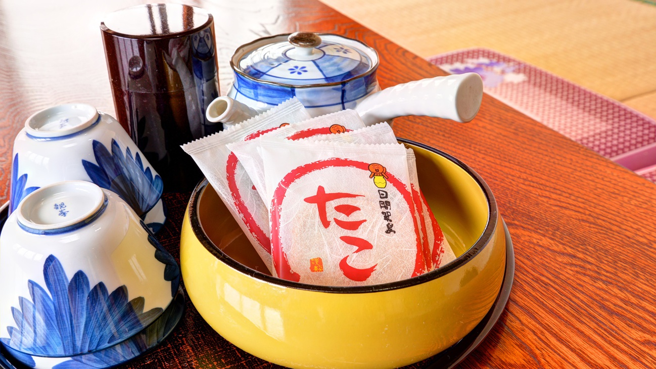 *ご到着後、まずは美味しいお茶と日間賀島特産のお菓子でゆっくりひと休み。