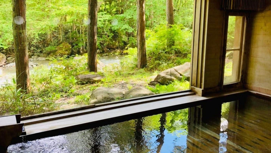檜風呂雄大な飛騨の自然を望む展望風呂