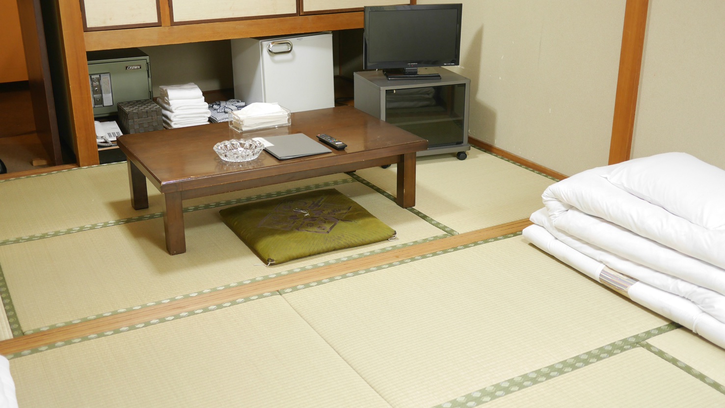 和室10畳のお部屋です。広々とした空間で存分にリラックスされてくださいね♪