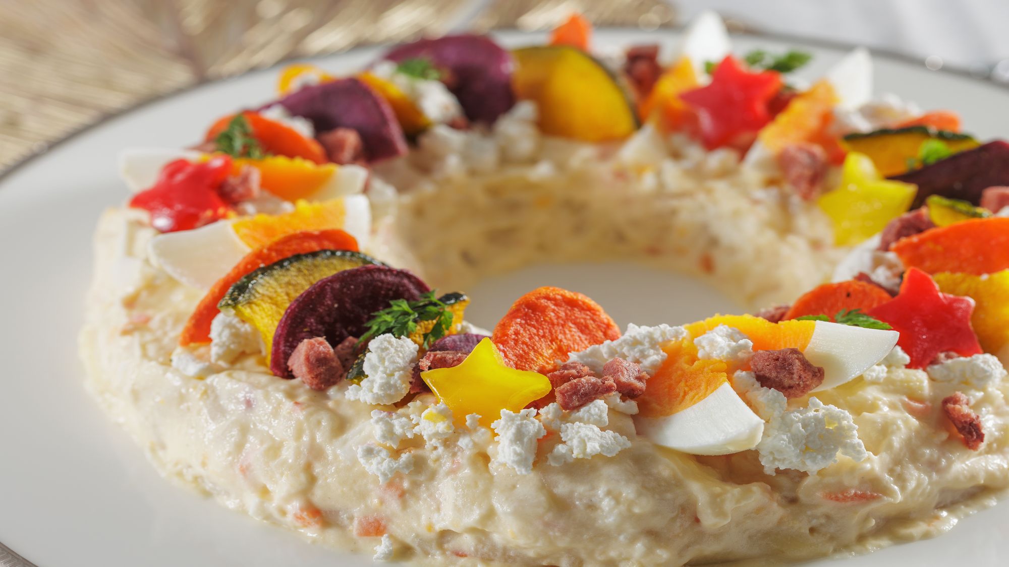 コンビーフと半熟卵のポテトサラダガトー仕立てクリスマス限定