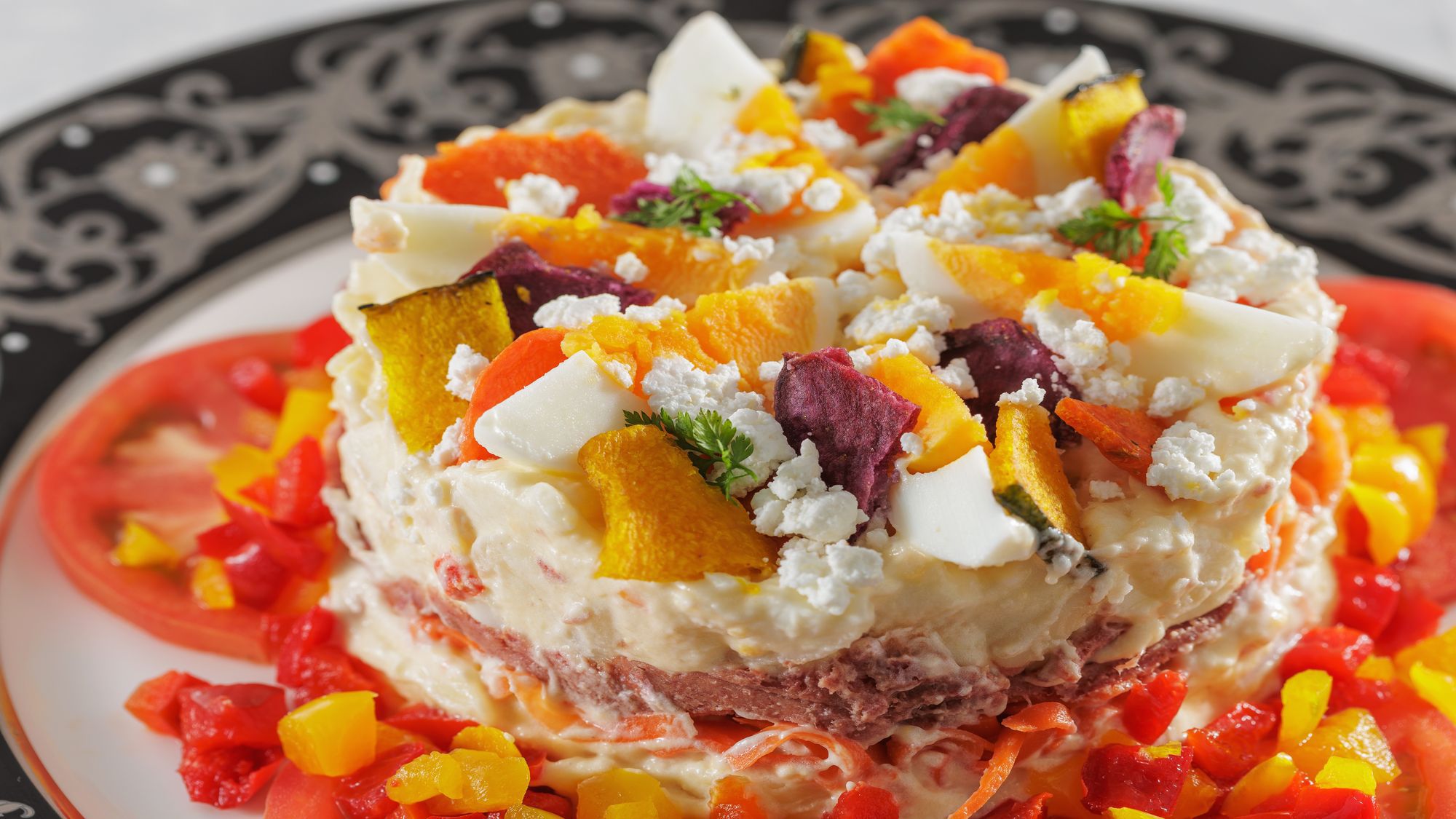 コンビーフと半熟卵のポテトサラダガトー仕立て