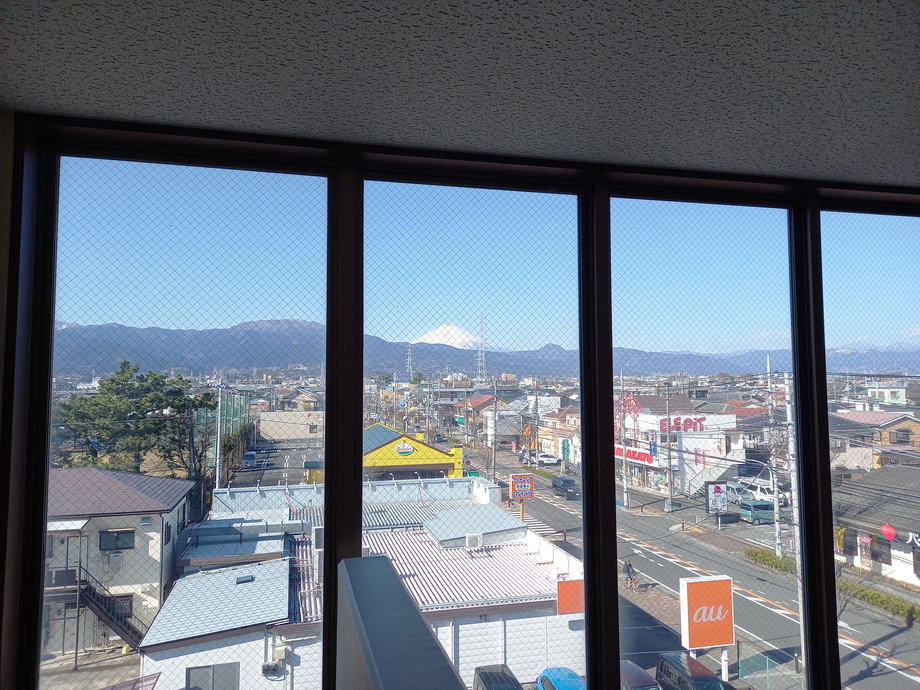 ４階非常階段からの富士山