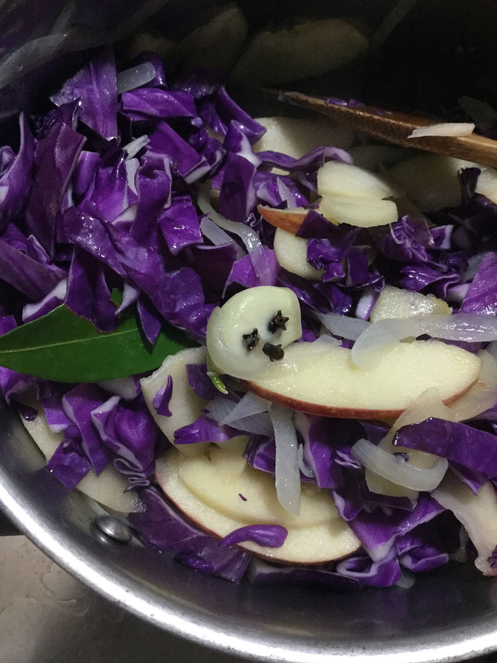 紫キャベツのりんご煮