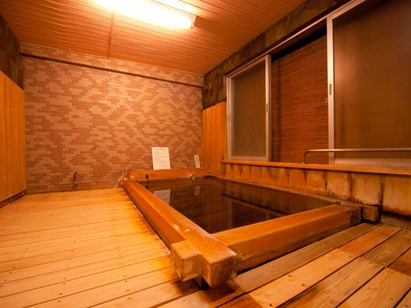 ヒノキ風呂１