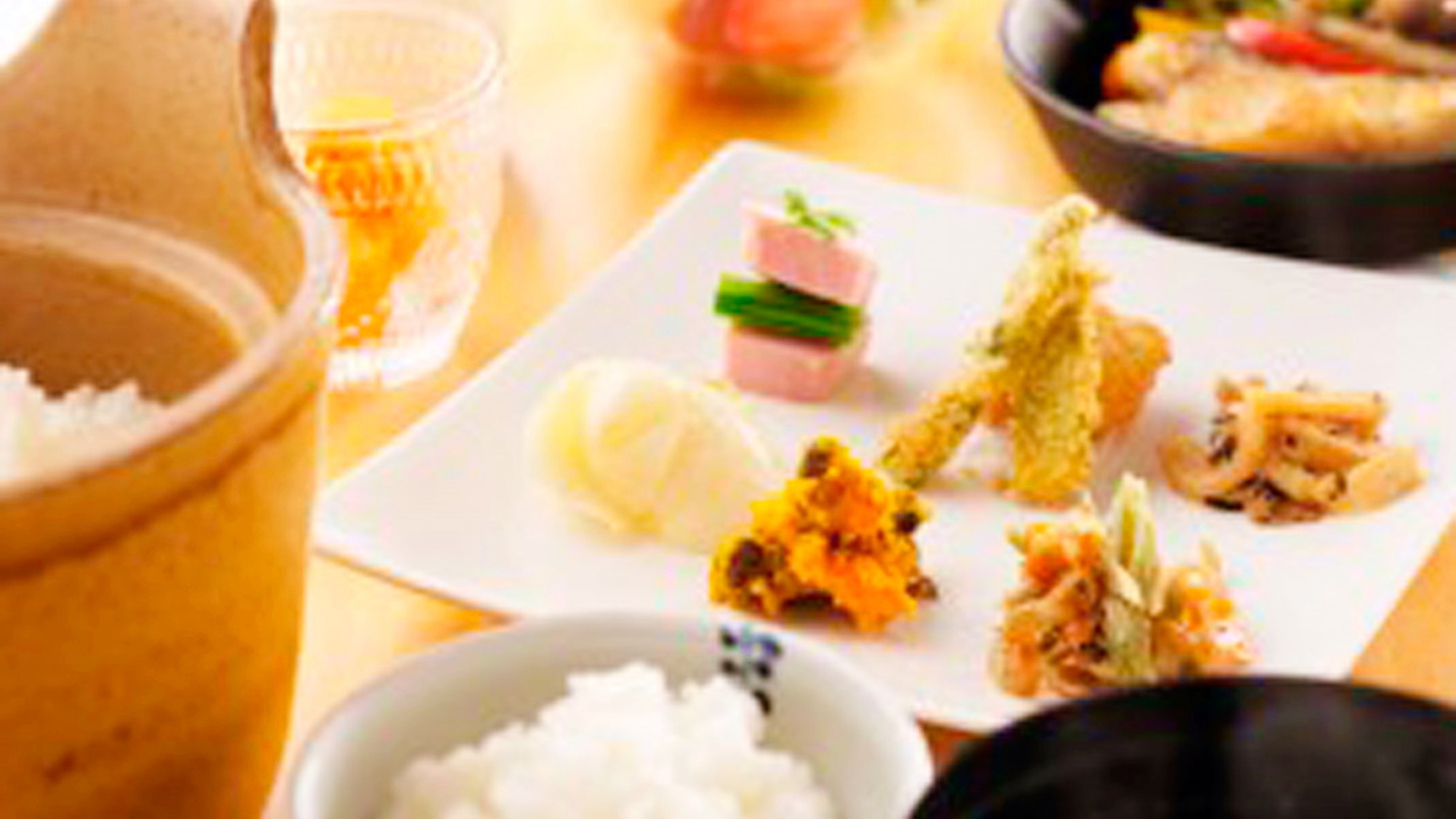 *朝食一例／旭川産ゆめぴりか特級米やお野菜をたっぷり。