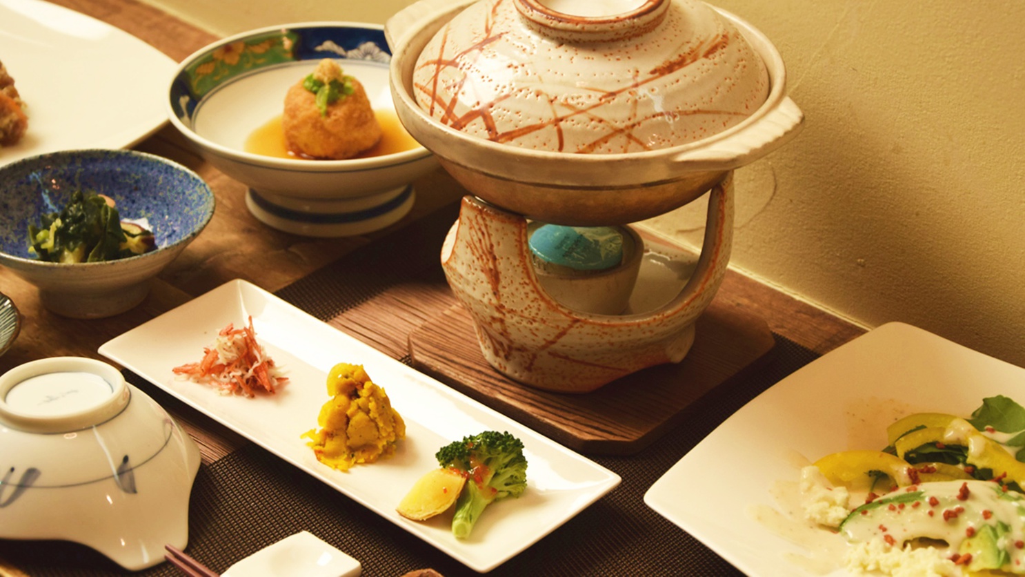 *夕食一例／北海道の旬な味覚を詰め込んだ創作料理をご堪能ください。  