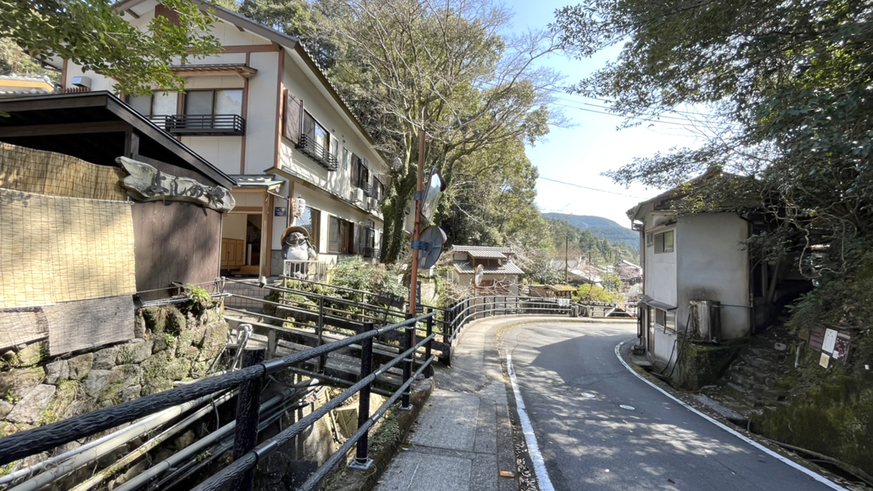 【外観】目の前には赤城越えが見えます