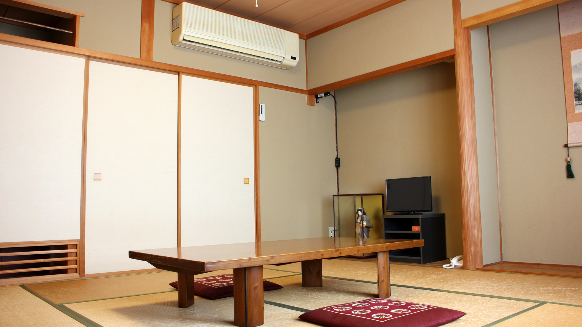 *【和室8畳】やさしく暖かい雰囲気の純和室♪ファミリーやお友達との観光などにご利用ください。