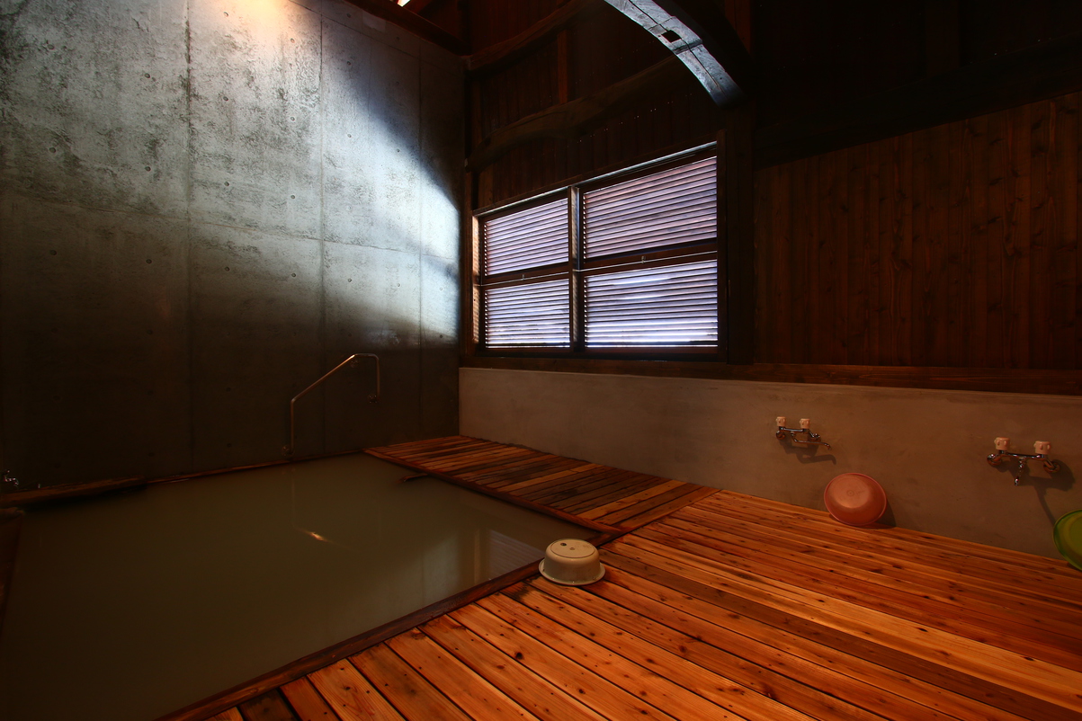 すずめの湯内湯(女性)