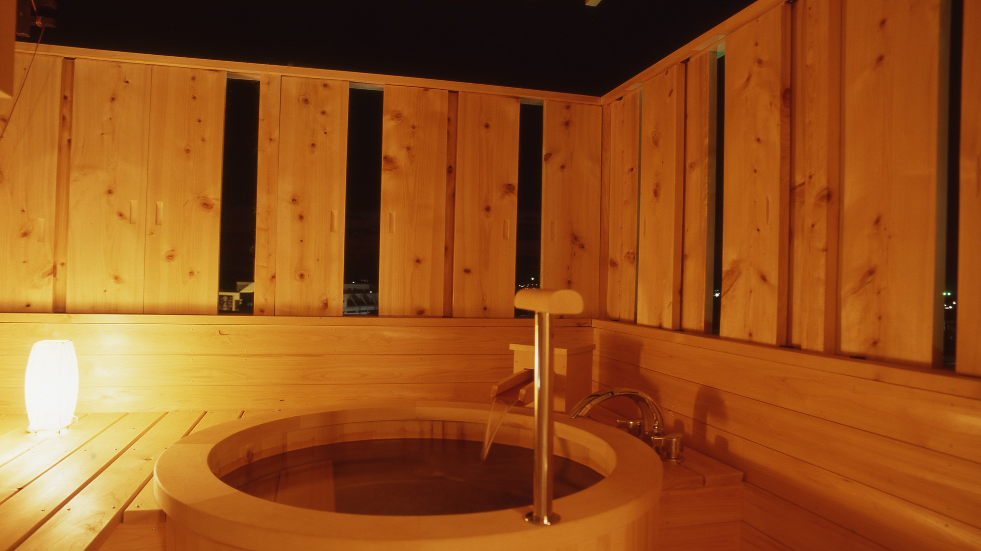 【楓の棟Aタイプ】スイート和洋室露天風呂付客室露天風呂（一例）※温泉ではございません