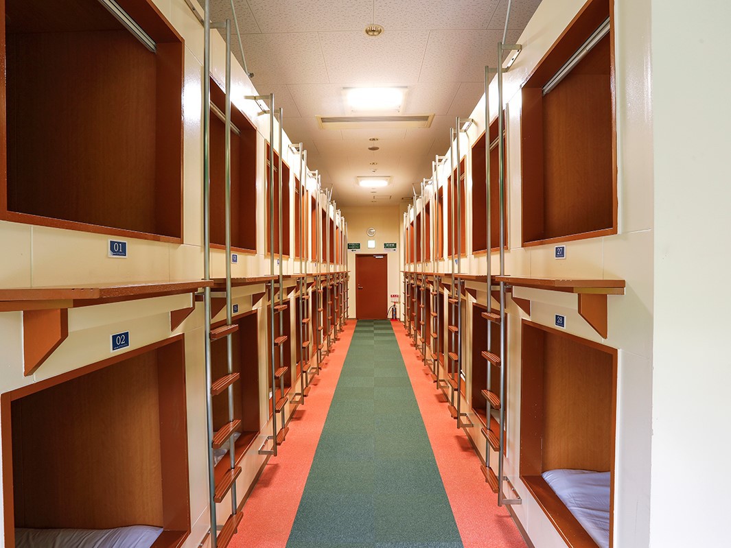 Niko Niko Capsule Hotel