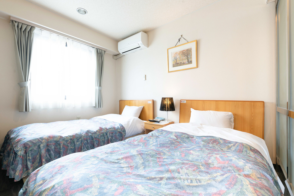 OYO Hotel Diana Yachiyodai Business Hotel Diana is conveniently located in the popular Yachiyo area. Offering a variety of facilities and services, the property provides all you need for a good nights sleep. Free Wi-Fi in all 